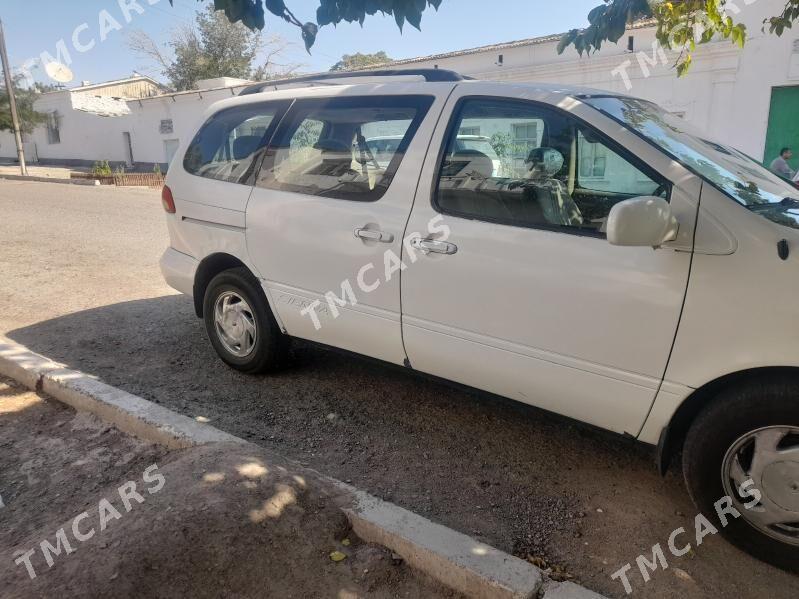 Toyota Sienna 2002 - 150 000 TMT - Türkmenbaşy - img 2