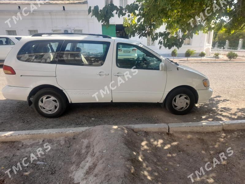 Toyota Sienna 2002 - 150 000 TMT - Türkmenbaşy - img 6