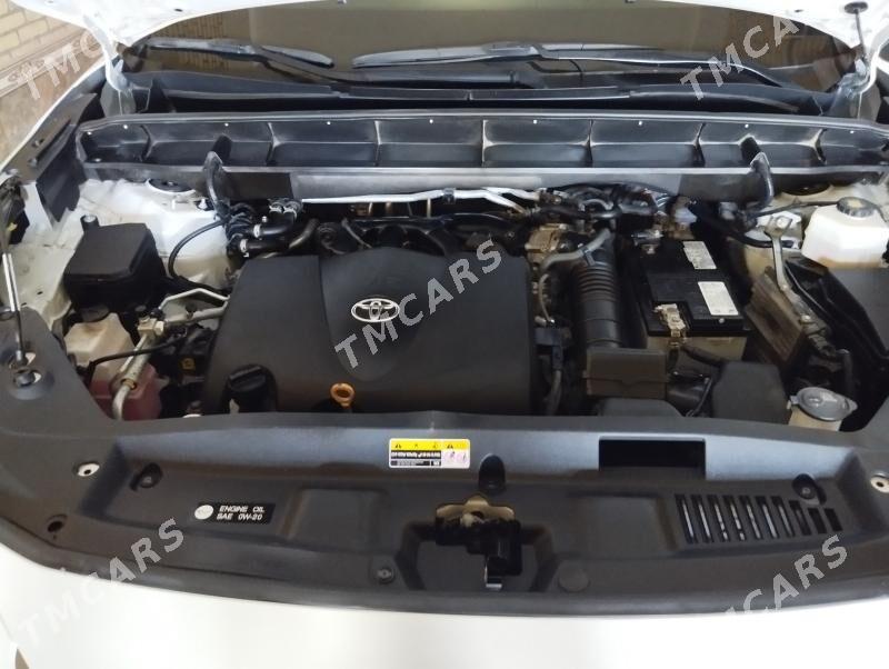 Toyota Highlander 2022 - 600 000 TMT - Dänew - img 4