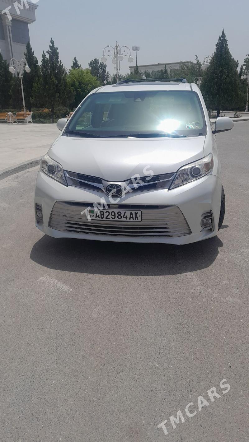Toyota Sienna 2018 - 520 000 TMT - Arkadag - img 2