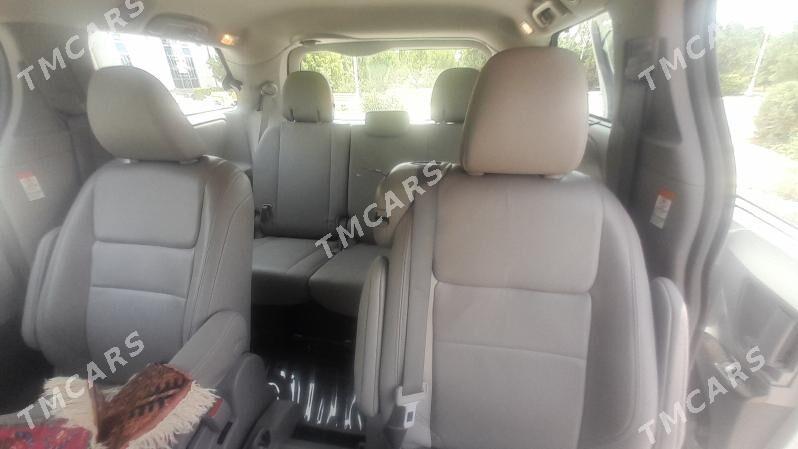 Toyota Sienna 2018 - 520 000 TMT - Arkadag - img 7
