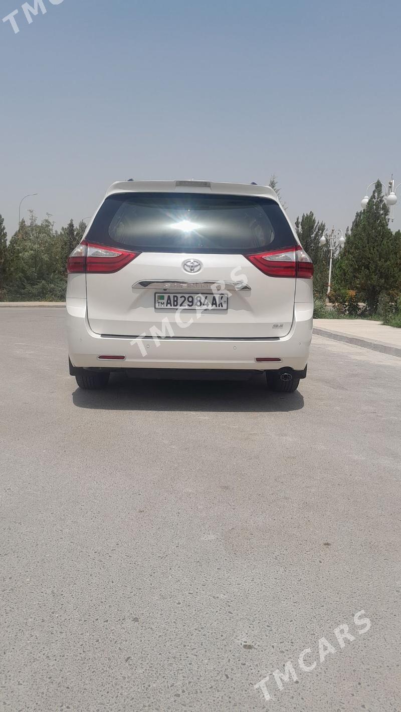 Toyota Sienna 2018 - 520 000 TMT - Arkadag - img 5
