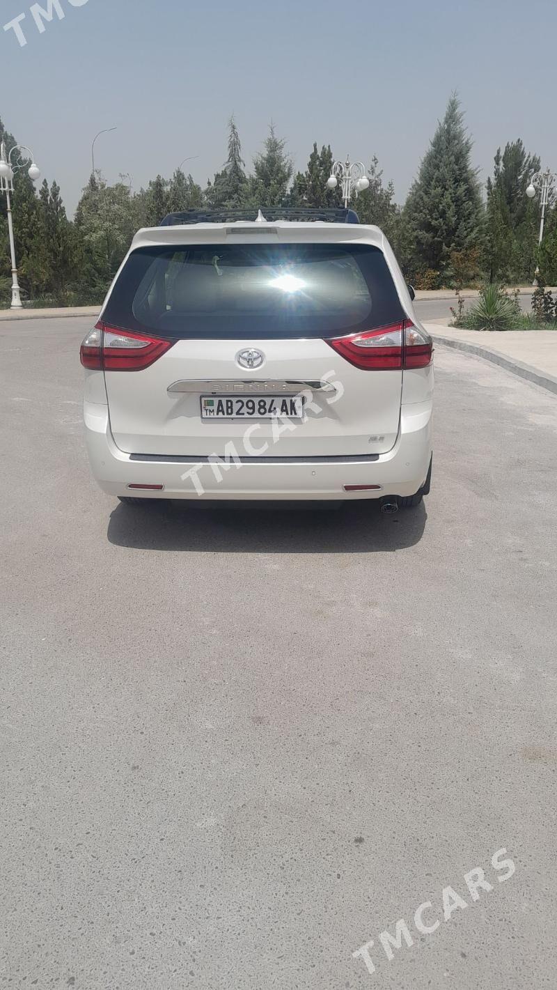 Toyota Sienna 2018 - 520 000 TMT - Arkadag - img 4