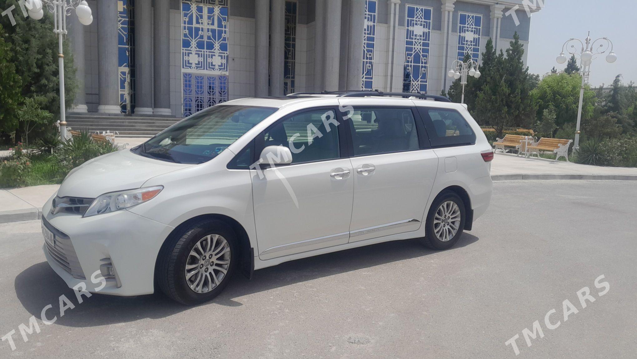 Toyota Sienna 2018 - 520 000 TMT - Arkadag - img 3