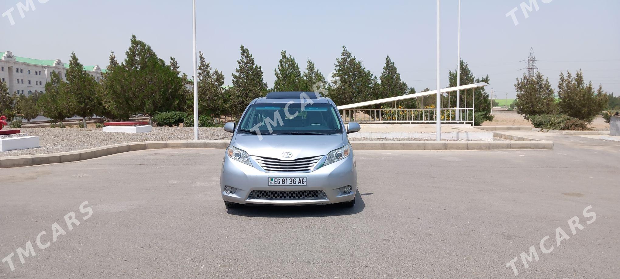 Toyota Sienna 2012 - 295 000 TMT - Ашхабад - img 6