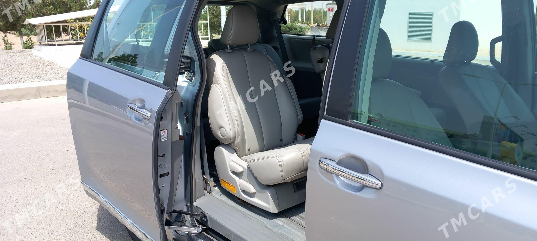 Toyota Sienna 2012 - 295 000 TMT - Ашхабад - img 5