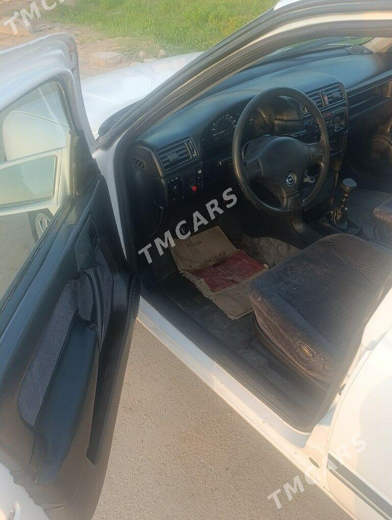 Opel Vectra 1991 - 38 000 TMT - Мары - img 4
