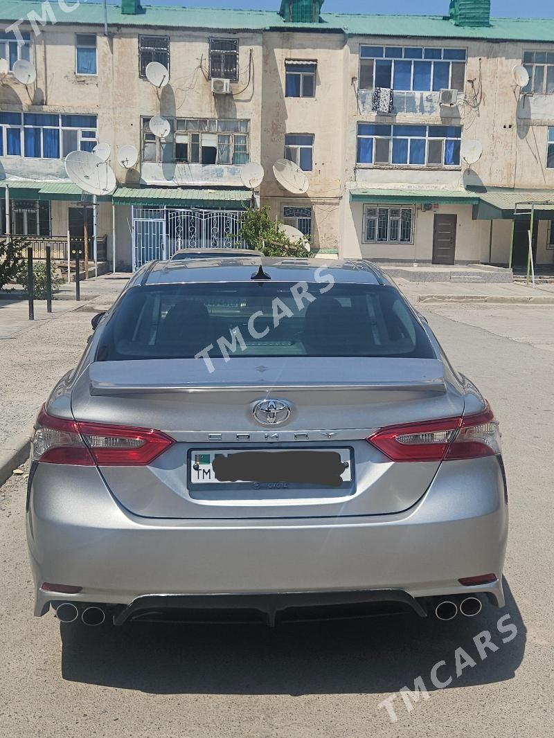 Toyota Camry 2018 - 285 000 TMT - Туркменабат - img 4