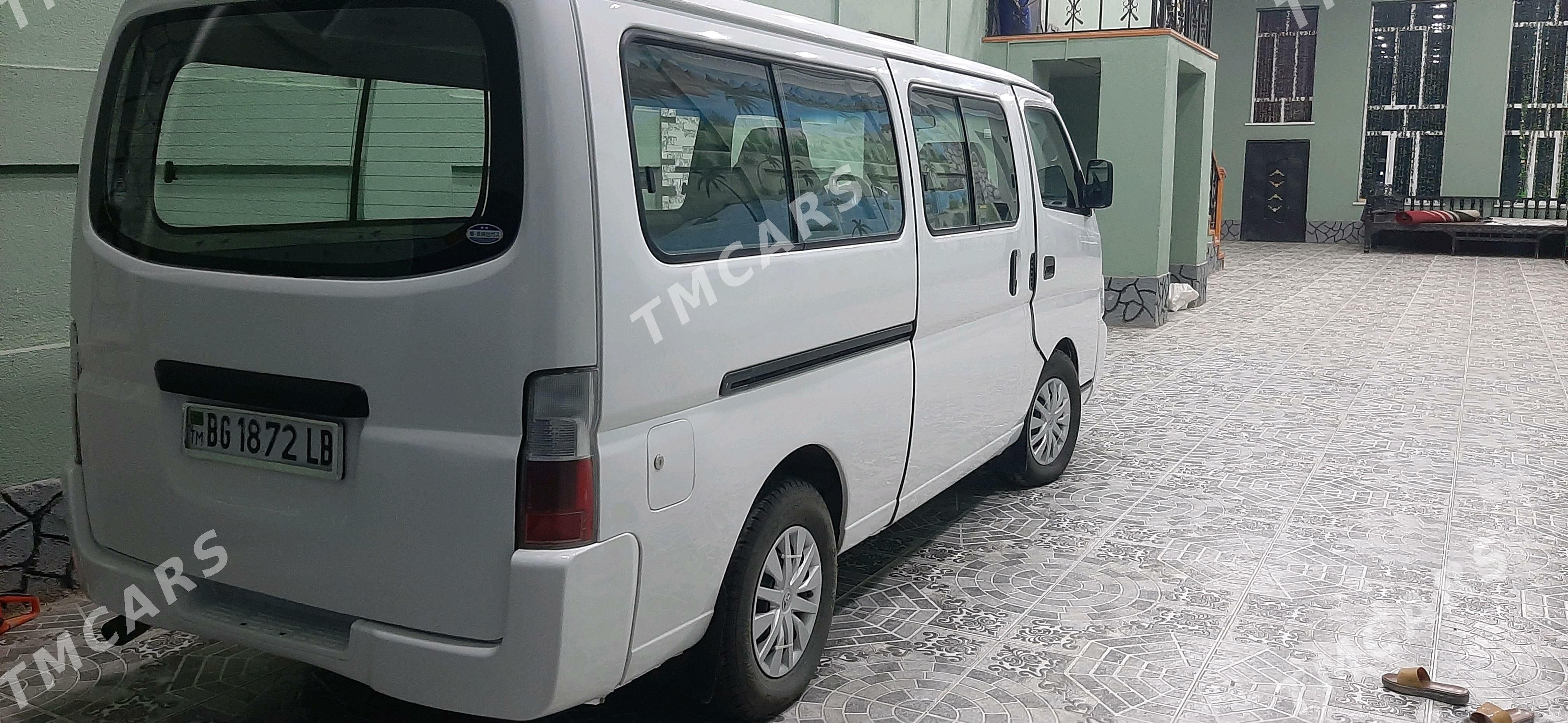 Nissan Urvan 2005 - 120 000 TMT - Çärjew - img 3