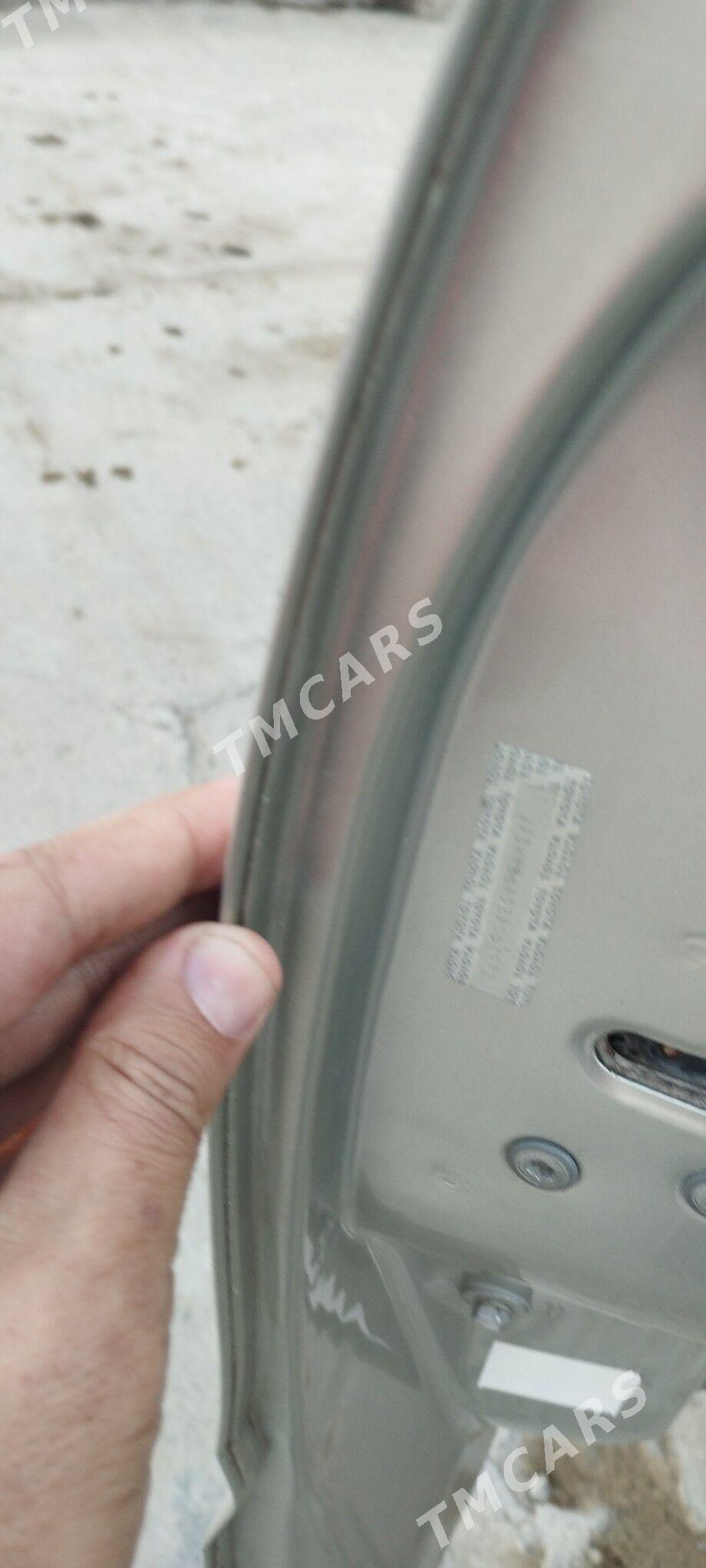 Toyota 4Runner 2002 - 165 000 TMT - Kaka - img 3