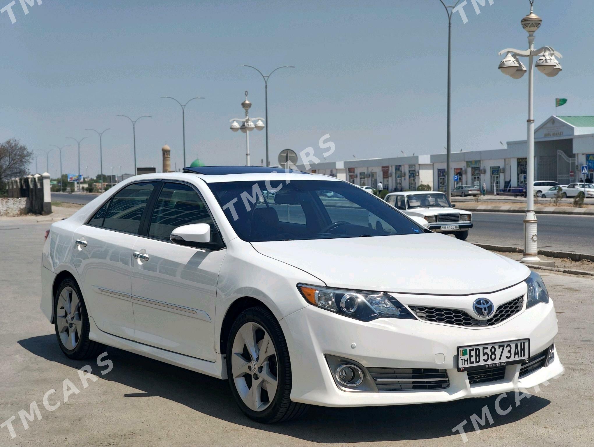 Toyota Camry 2014 - 230 000 TMT - Теджен - img 2