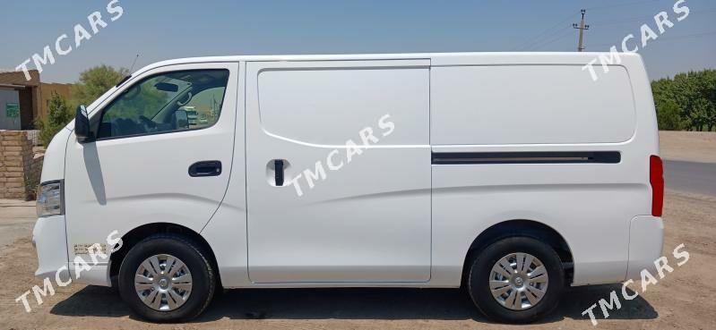 Nissan Urvan 2021 - 325 000 TMT - Kerki - img 2