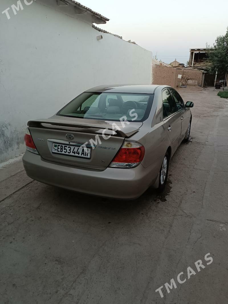 Toyota Camry 2005 - 170 000 TMT - Теджен - img 5