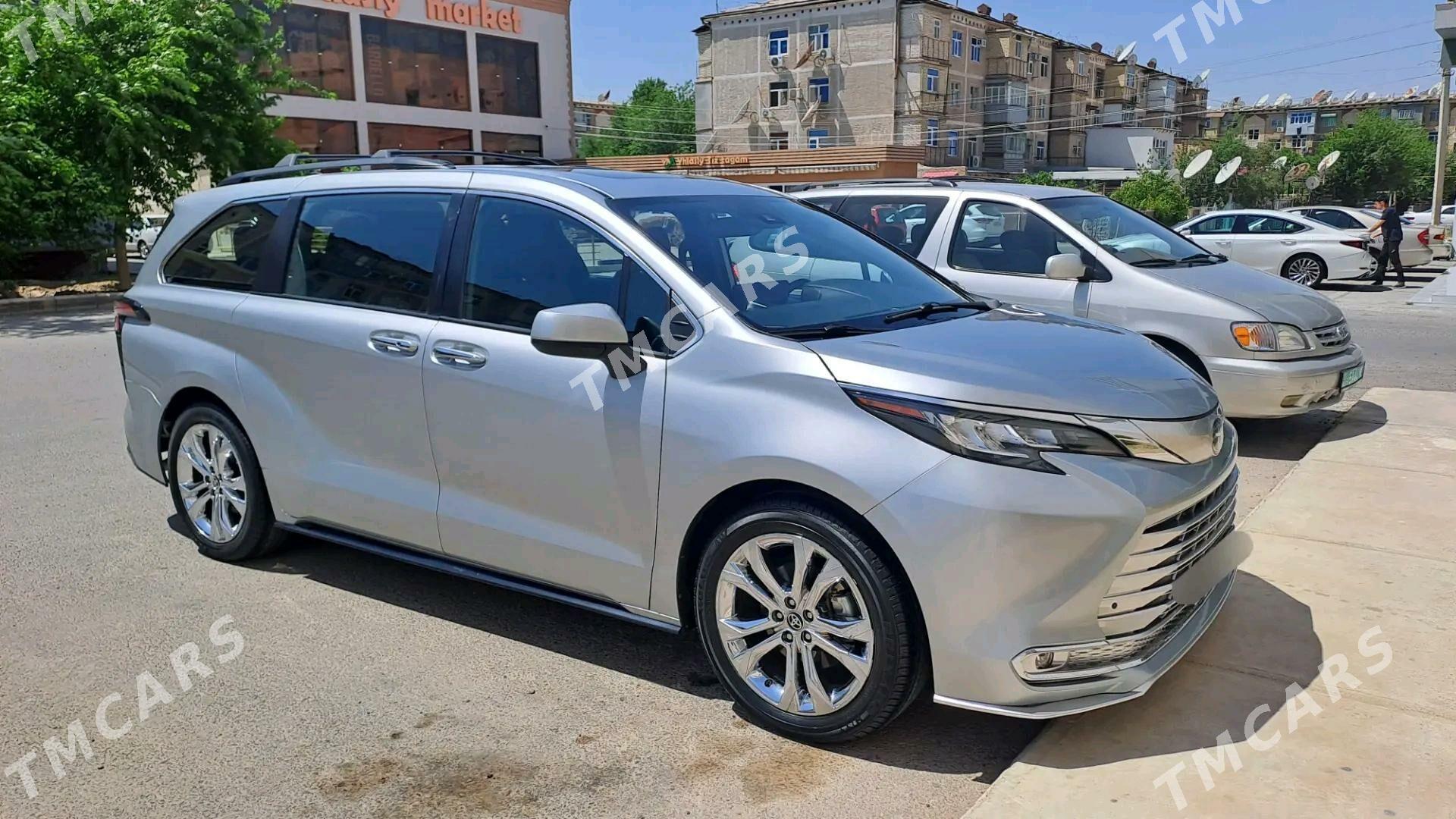 Toyota Sienna 2021 - 520 000 TMT - Бабадайхан - img 4