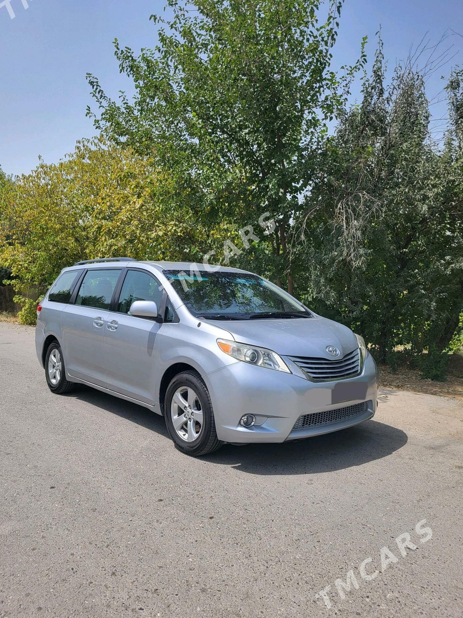 Toyota Sienna 2011 - 280 000 TMT - Ашхабад - img 2