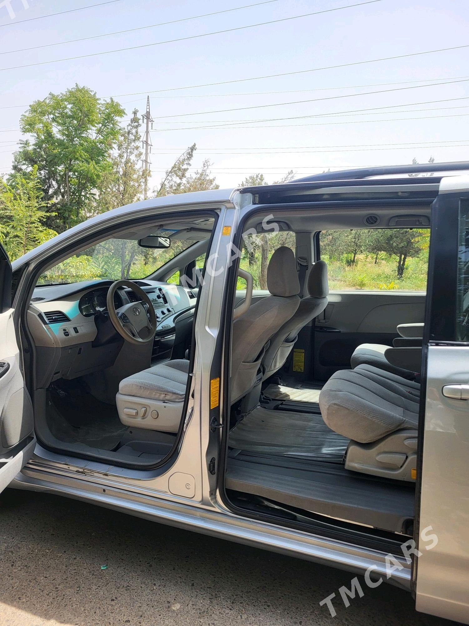 Toyota Sienna 2011 - 280 000 TMT - Ашхабад - img 6