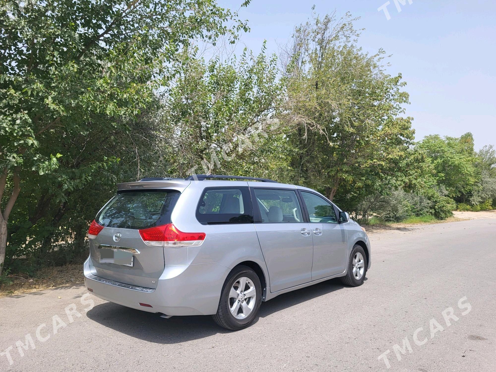 Toyota Sienna 2011 - 280 000 TMT - Ашхабад - img 10