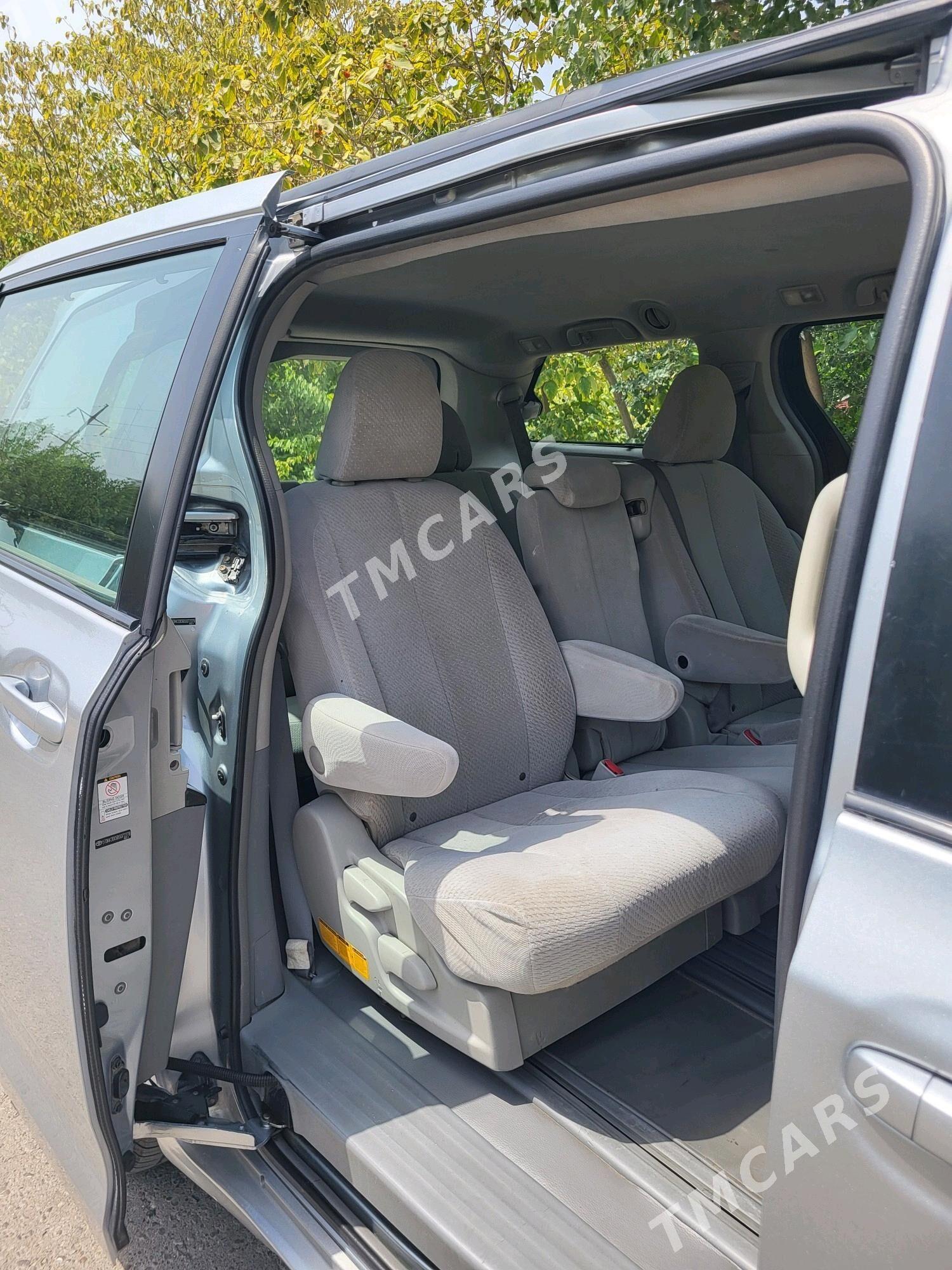 Toyota Sienna 2011 - 280 000 TMT - Ашхабад - img 7