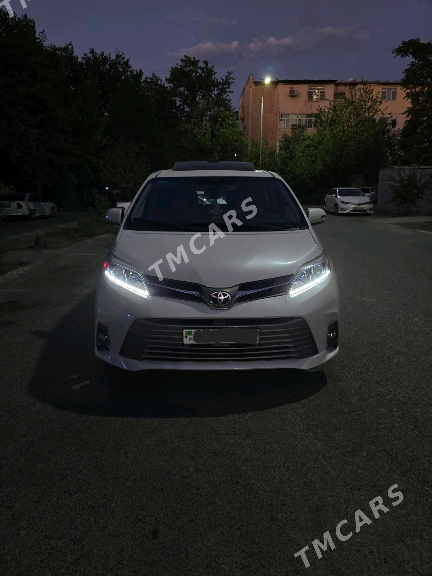 Toyota Sienna 2018 - 475 000 TMT - Ашхабад - img 2