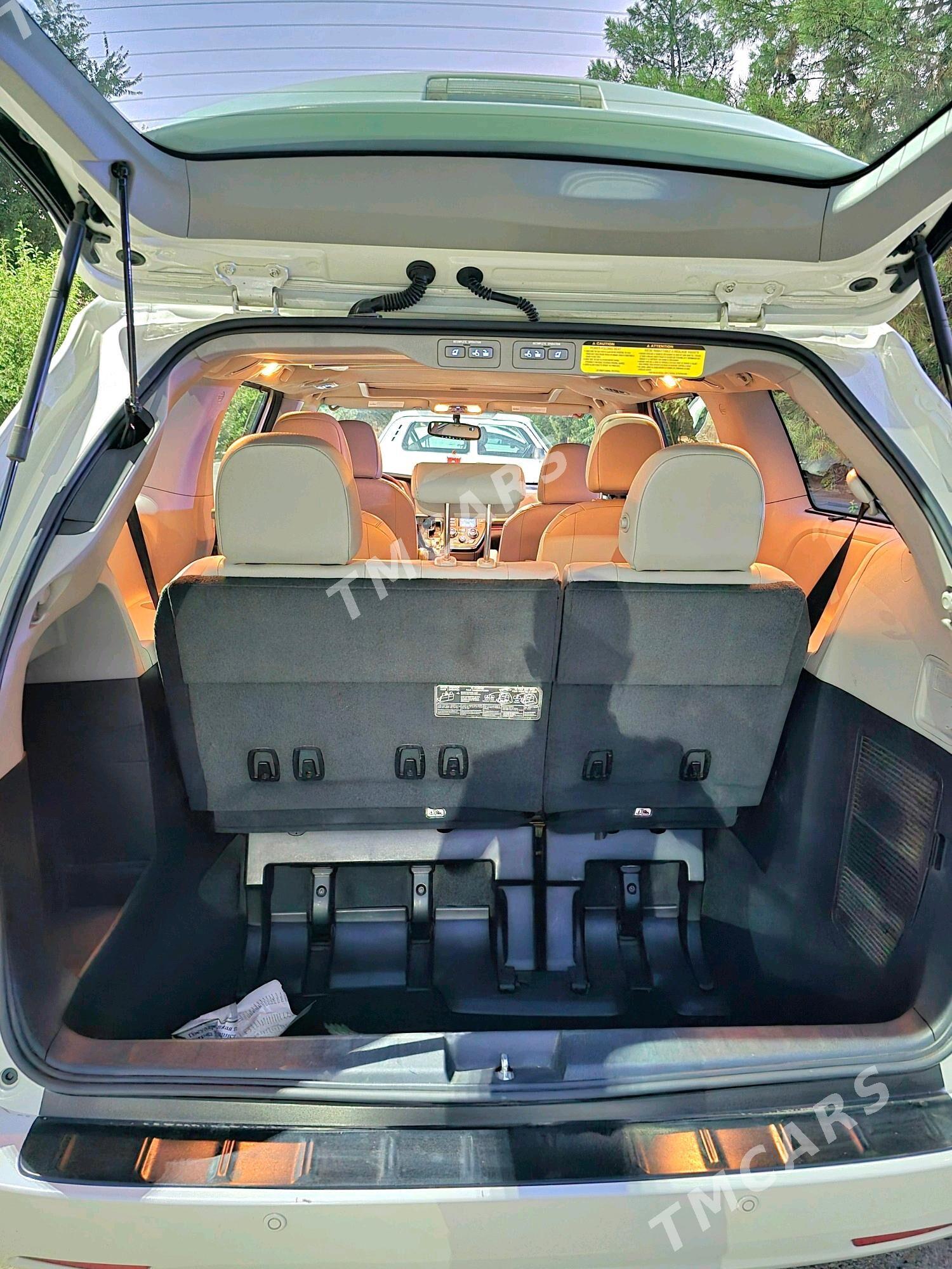 Toyota Sienna 2018 - 475 000 TMT - Ашхабад - img 8