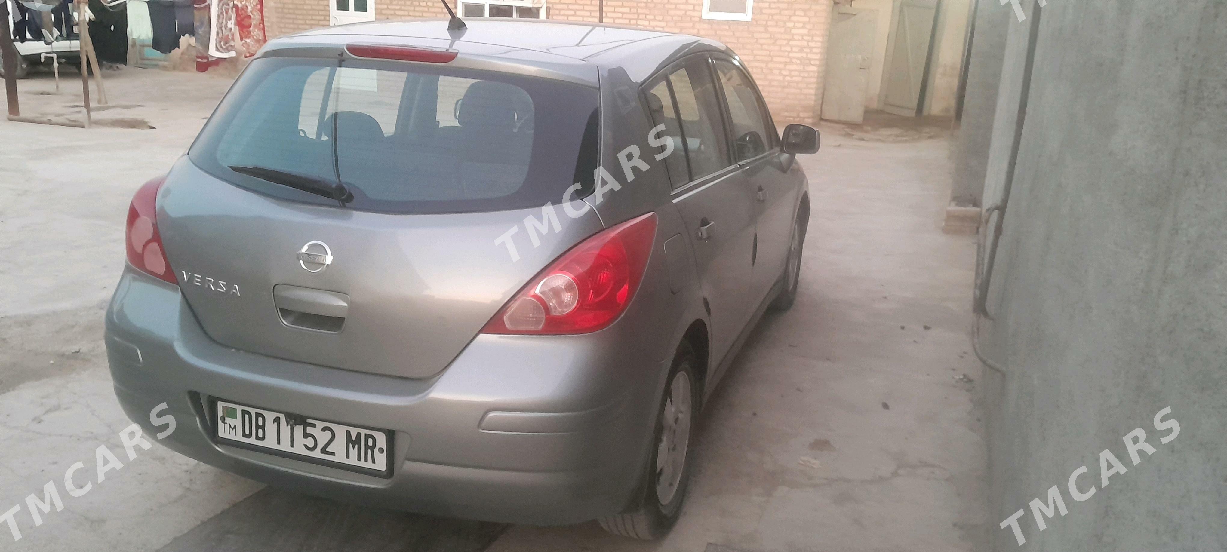 Nissan Versa 2009 - 100 000 TMT - Mary - img 4