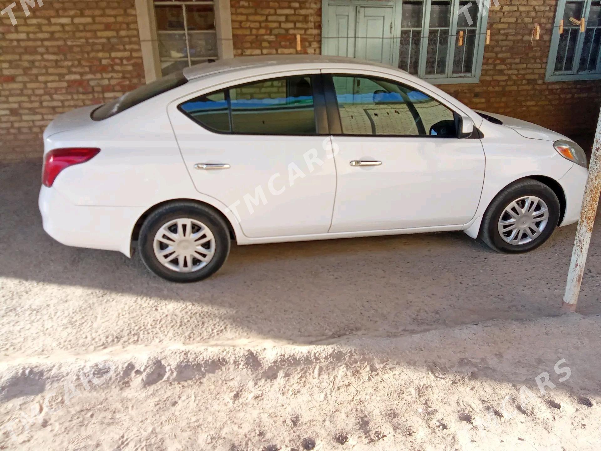 Nissan Versa 2012 - 100 000 TMT - Sakarçäge - img 5