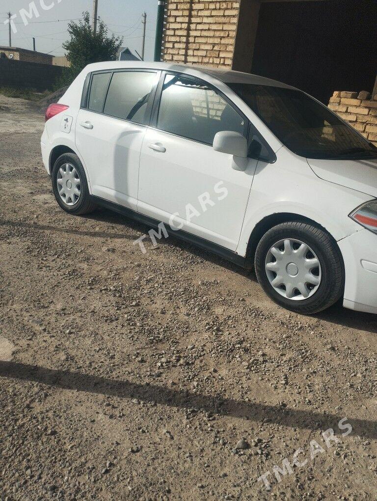 Nissan Versa 2012 - 110 000 TMT - Кака - img 4