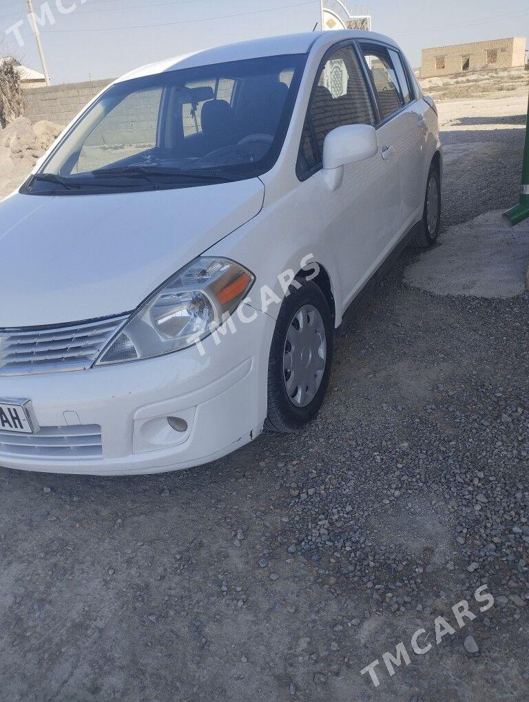 Nissan Versa 2012 - 110 000 TMT - Кака - img 6