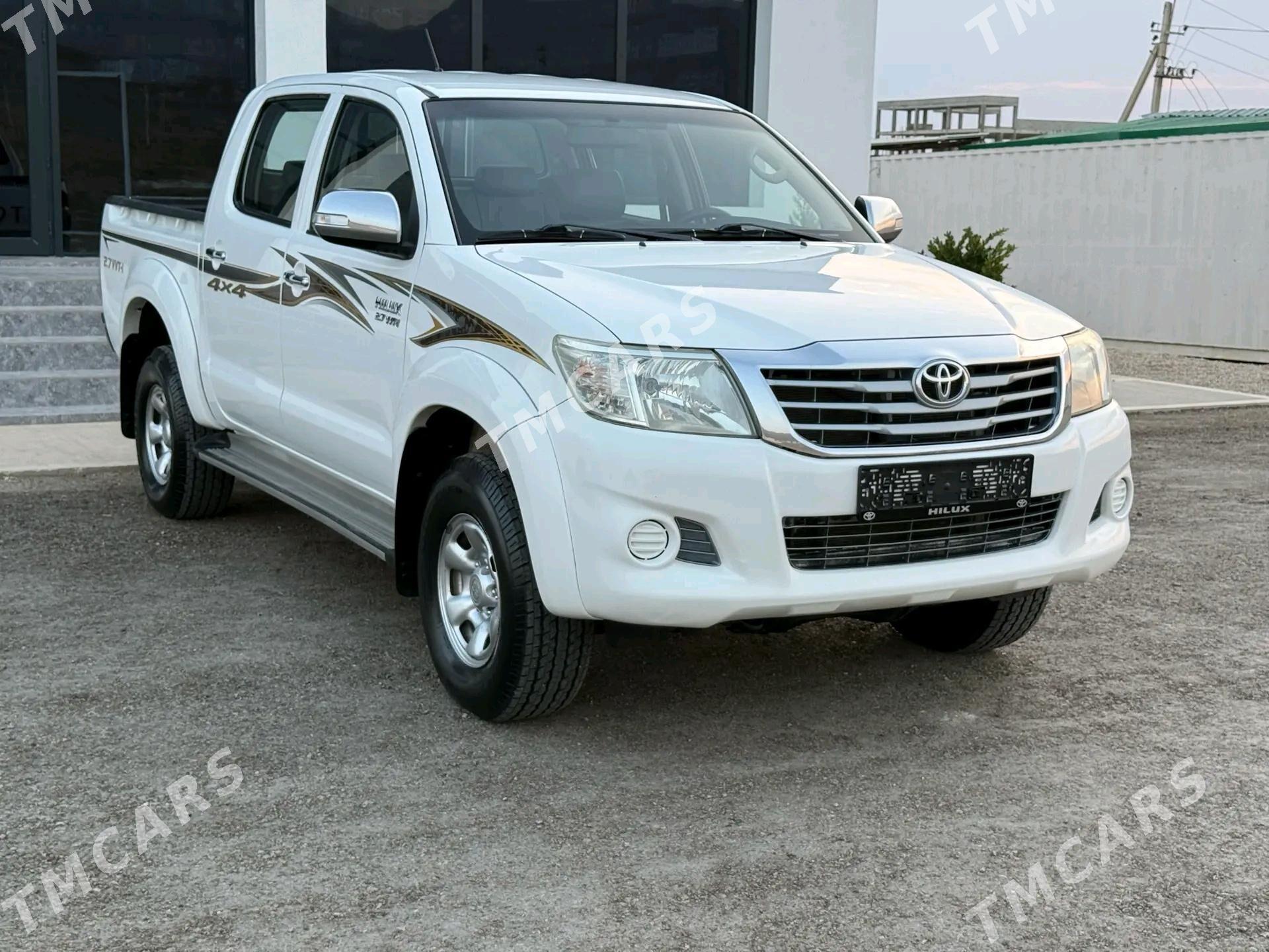 Toyota Hilux 2014 - 410 000 TMT - Туркменабат - img 2