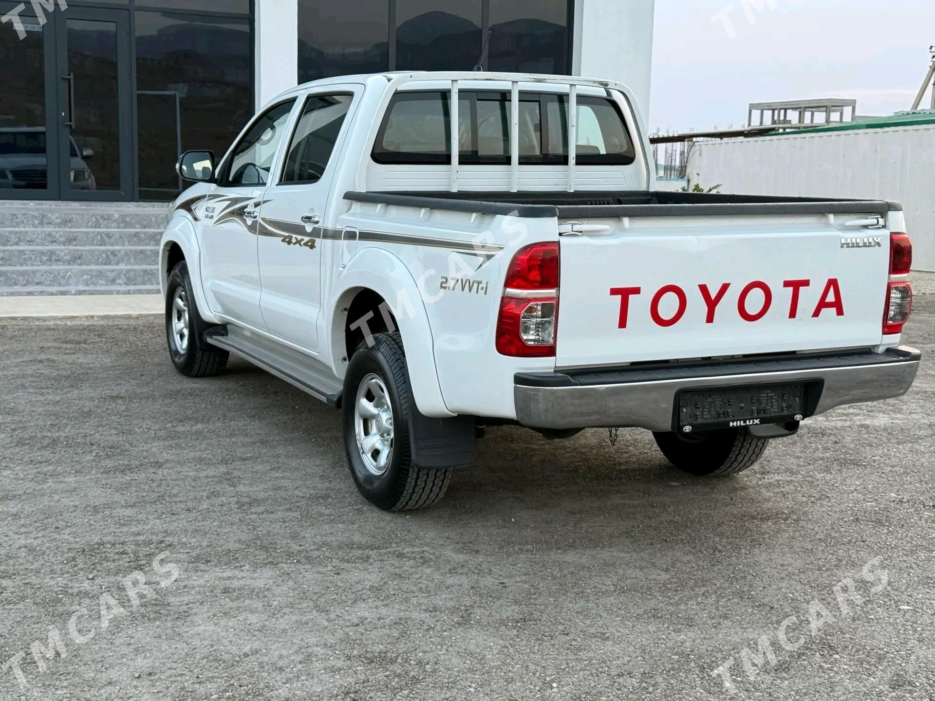 Toyota Hilux 2014 - 410 000 TMT - Туркменабат - img 4