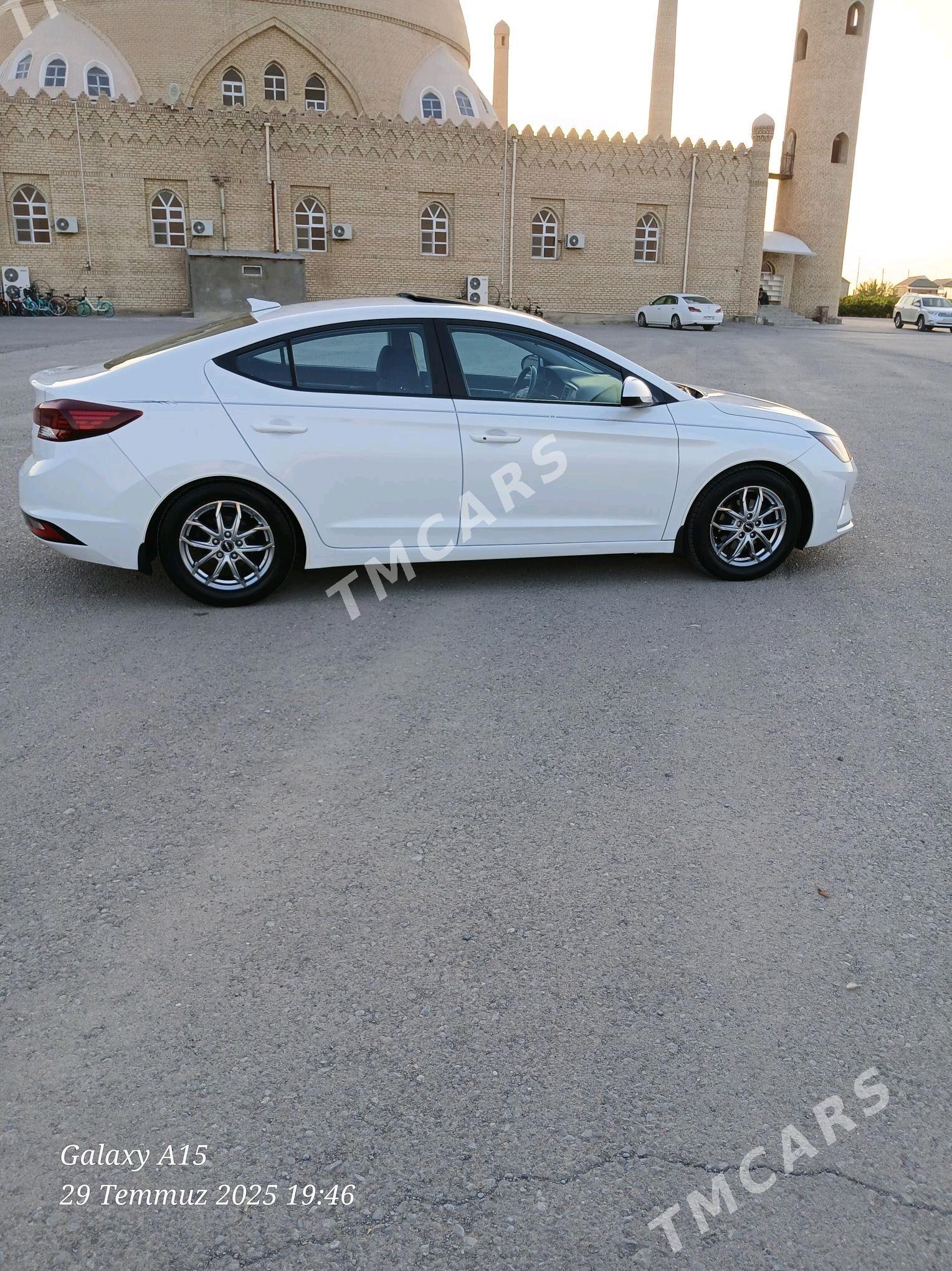 Hyundai Elantra 2020 - 255 000 TMT - Büzmeýin GRES - img 2