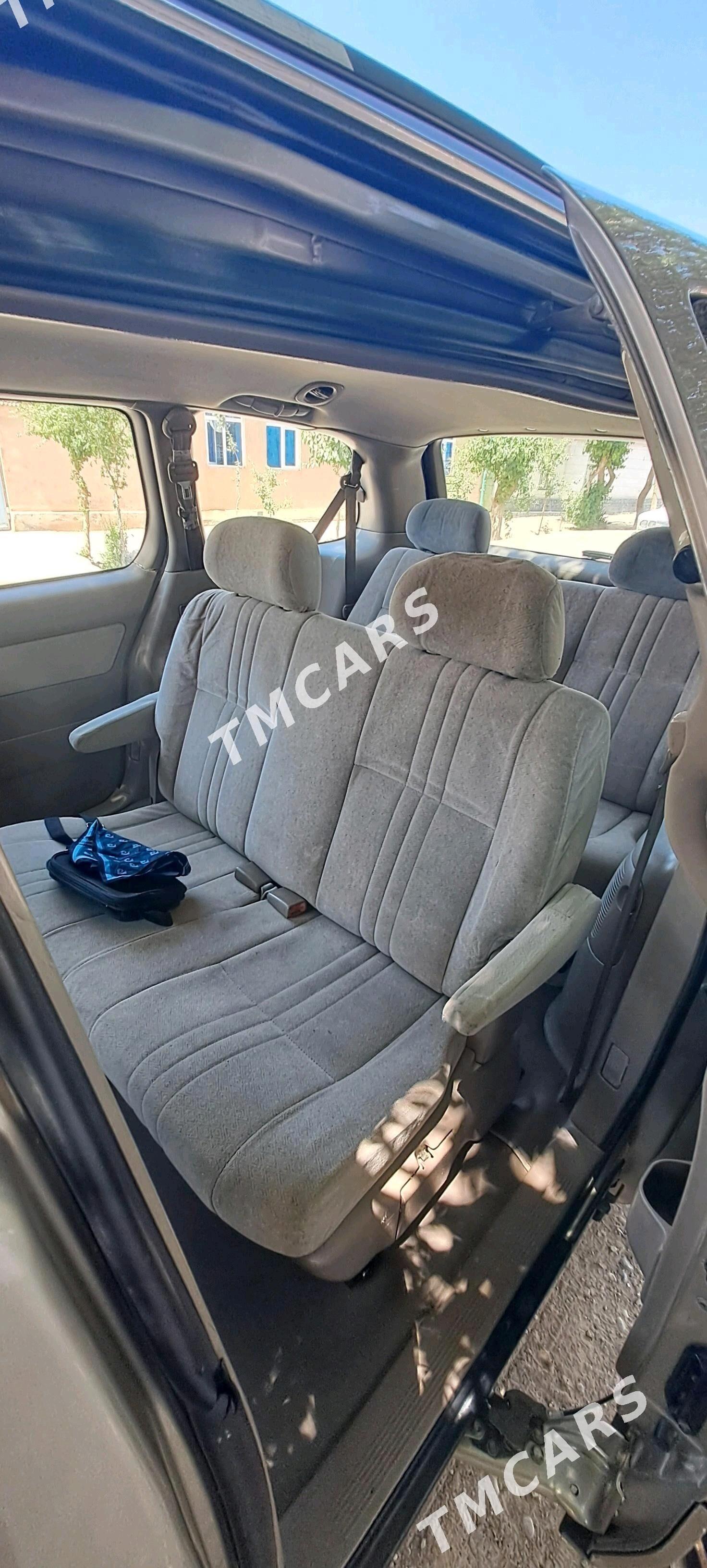 Toyota Sienna 2000 - 135 000 TMT - Sakarçäge - img 3