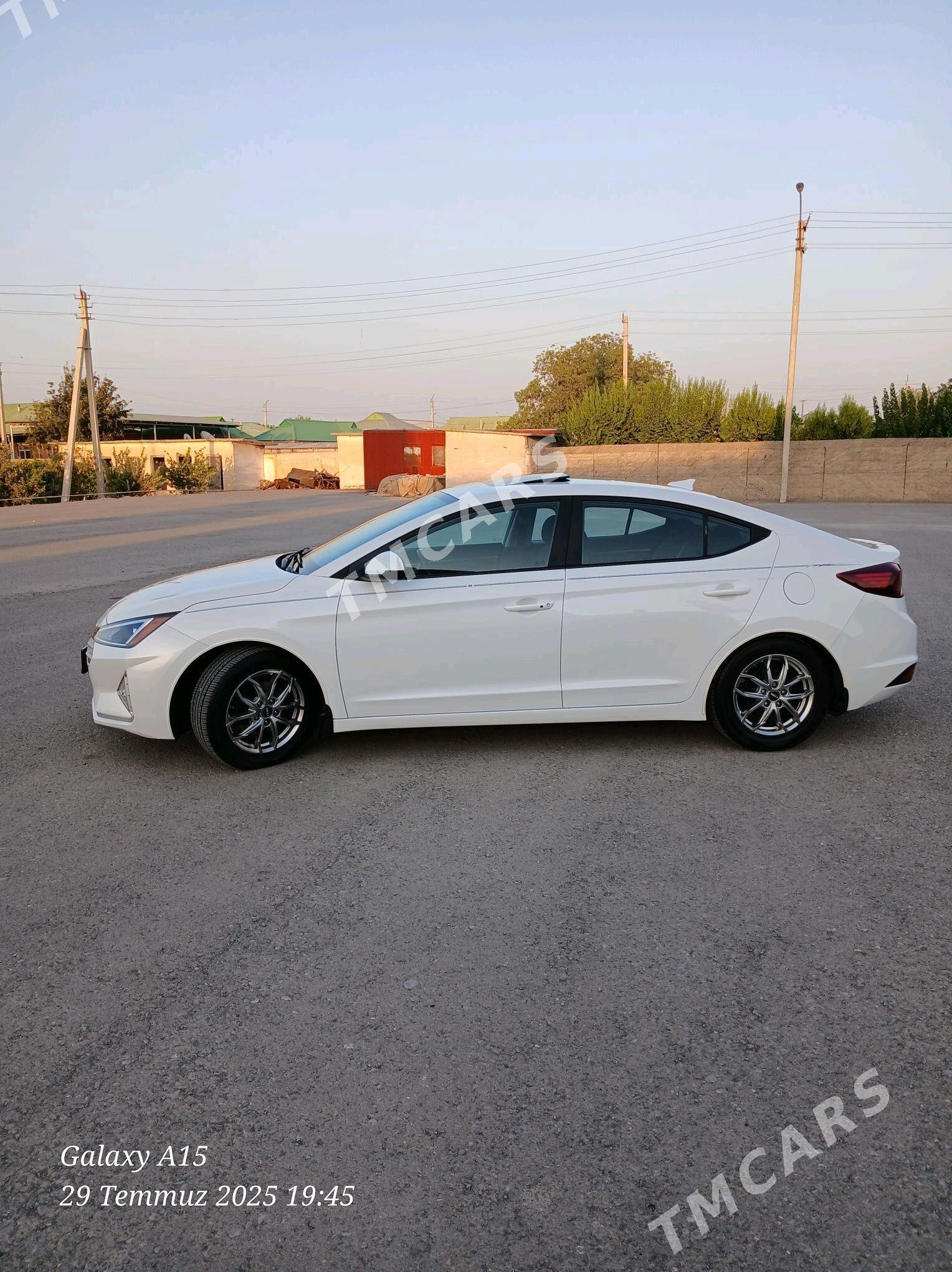 Hyundai Elantra 2020 - 255 000 TMT - Büzmeýin GRES - img 4