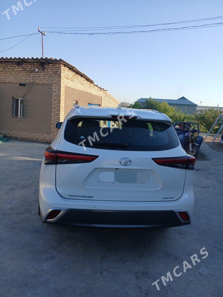 Toyota Highlander 2022 - 570 000 TMT - Векильбазар - img 3