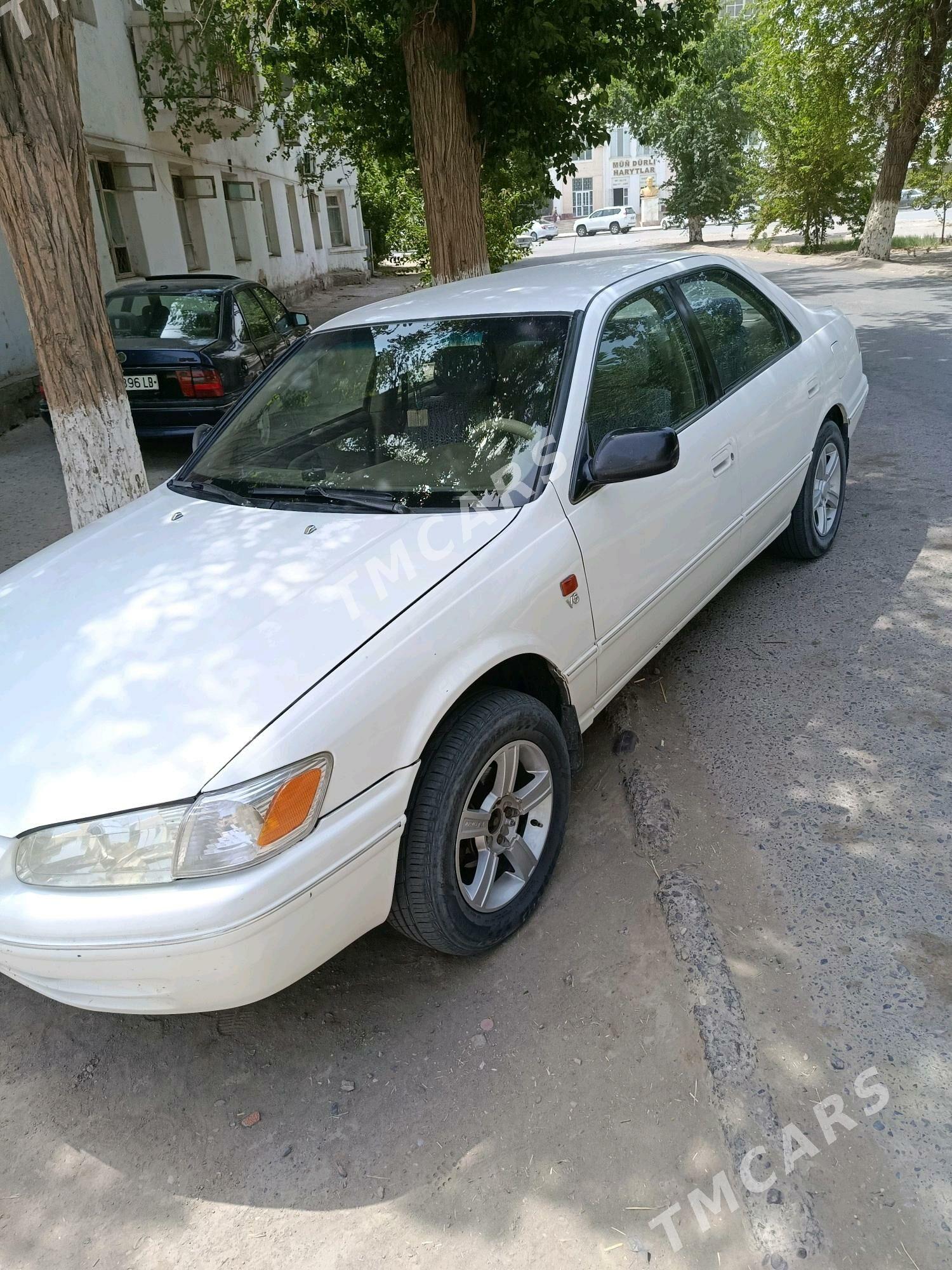 Toyota Camry 1999 - 120 000 TMT - Saýat - img 3