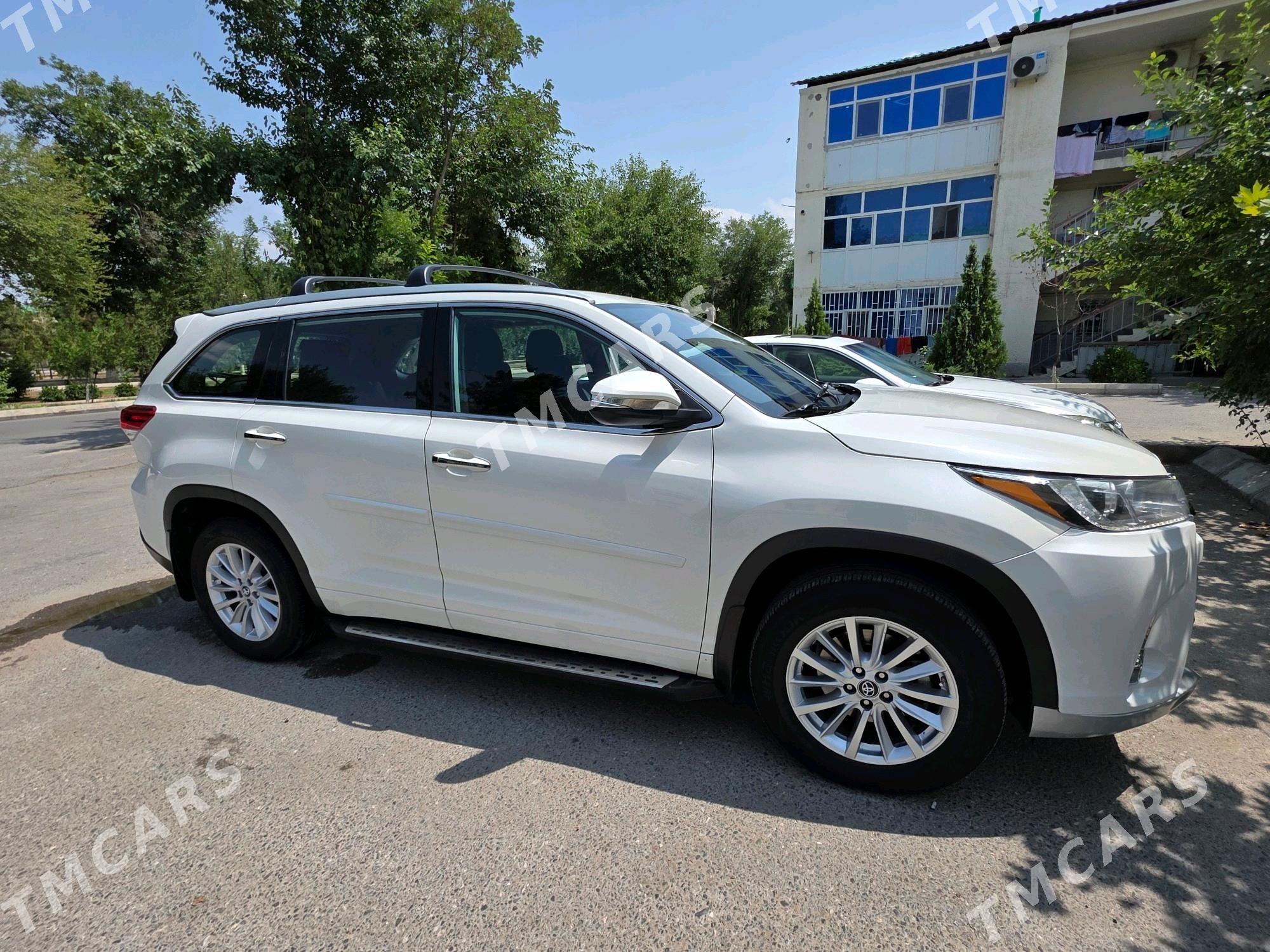 Toyota Highlander 2018 - 390 000 TMT - 4 mkr - img 4