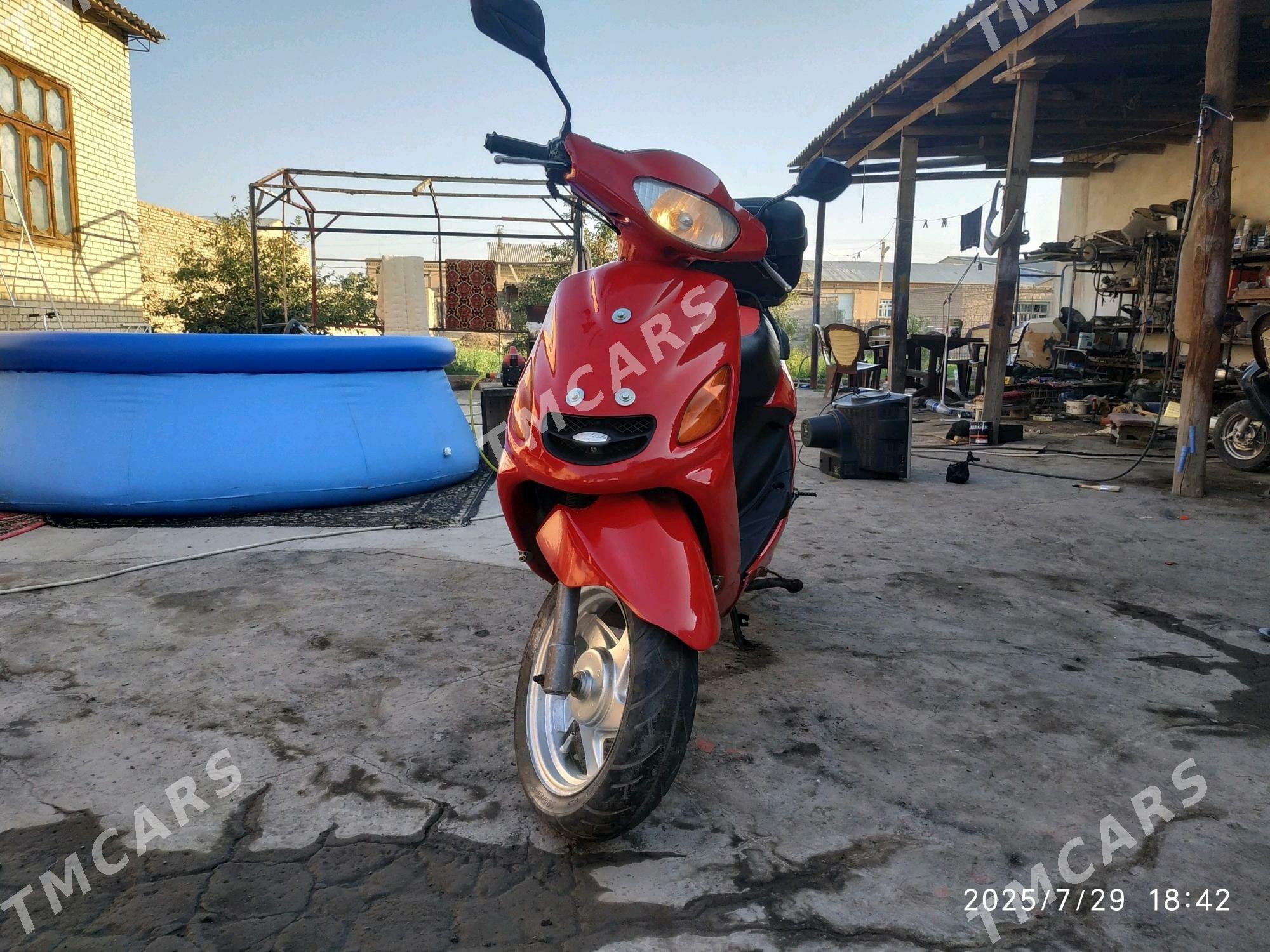 Yamaha Artistic 2000 - 10 000 TMT - Туркменабат - img 5