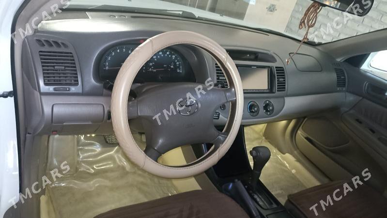 Toyota Camry 2002 - 200 000 TMT - Halaç - img 4