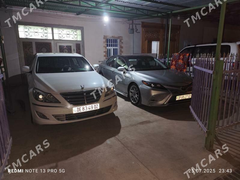 Hyundai Genesis 2012 - 250 000 TMT - Дашогуз - img 9