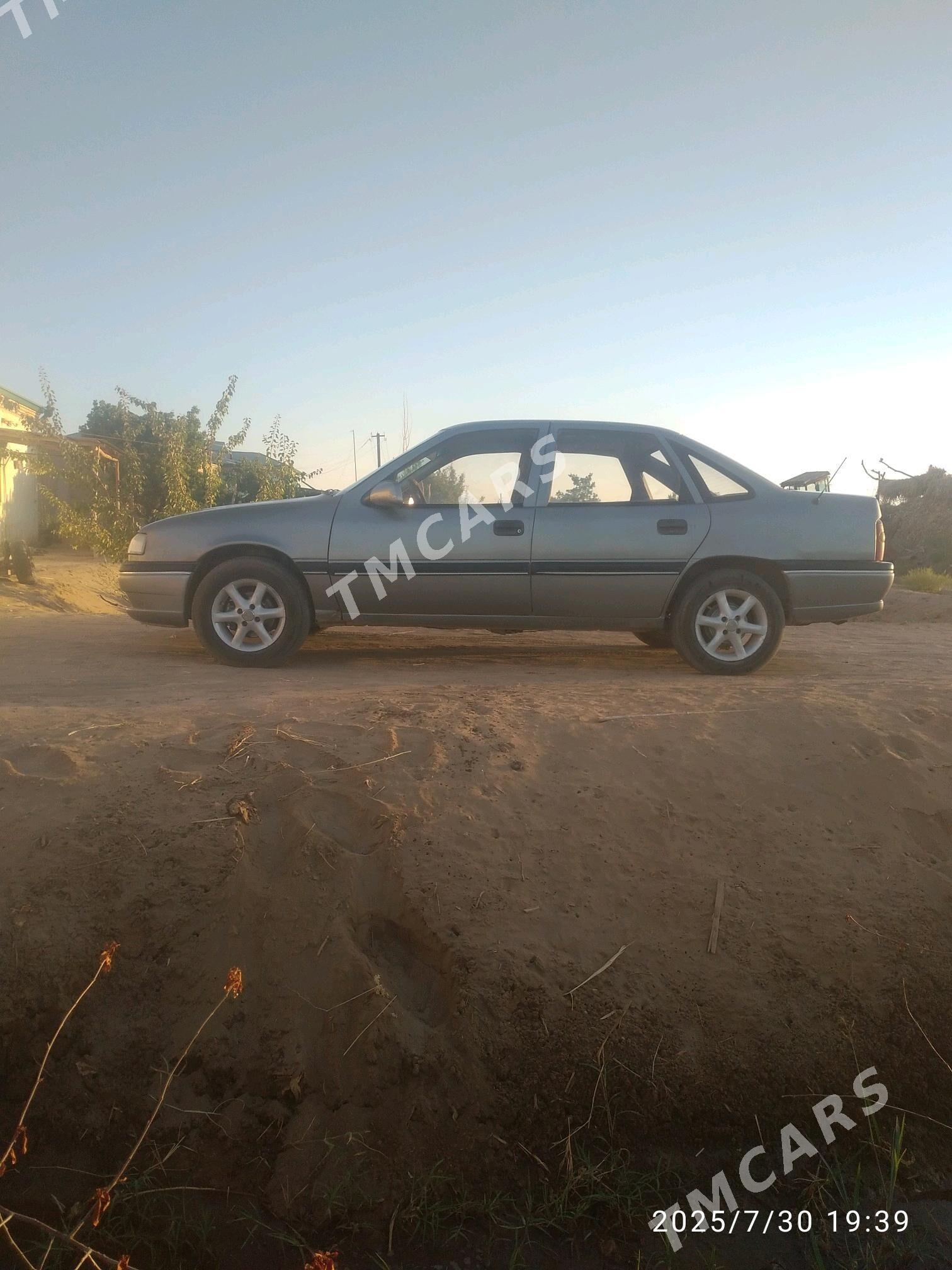 Opel Vectra 1992 - 30 000 TMT - Гороглы (Тагта) - img 3