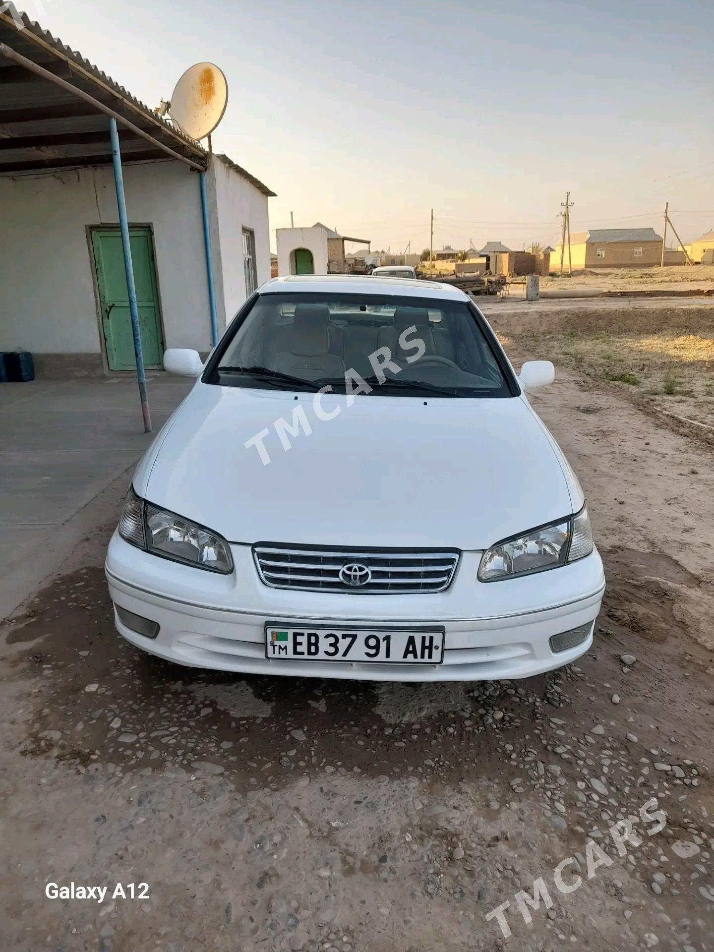 Toyota Camry 2000 - 130 000 TMT - Sarahs - img 4