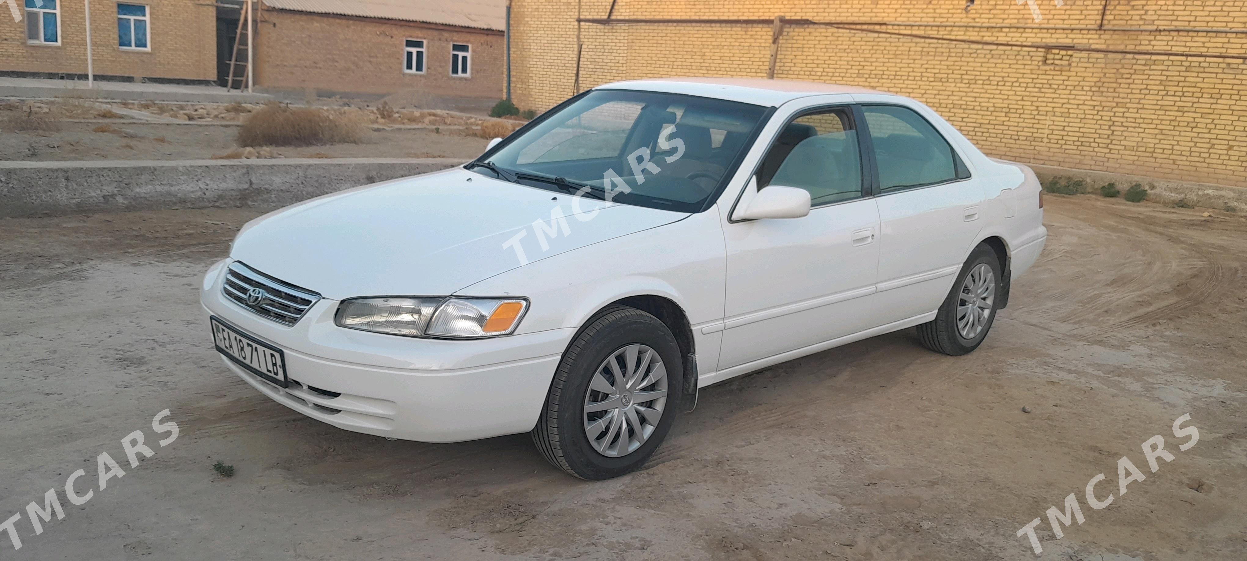 Toyota Camry 1998 - 120 000 TMT - Saýat - img 4