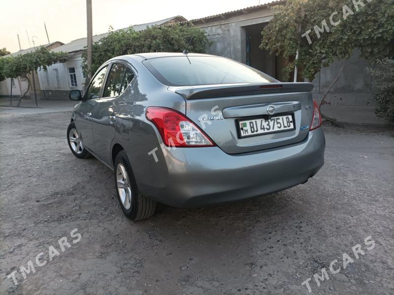 Nissan Versa 2013 - 116 000 TMT - Саят - img 4