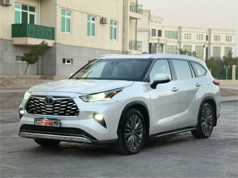 Toyota Highlander 2022 - 700 000 TMT - Мары - img 5