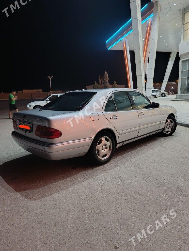 Mercedes-Benz E320 1997 - 80 000 TMT - Balkanabat - img 3