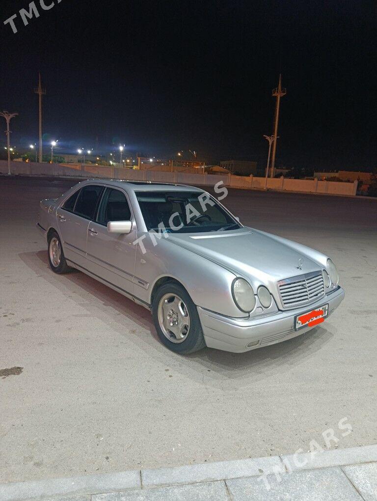 Mercedes-Benz E320 1997 - 80 000 TMT - Balkanabat - img 4
