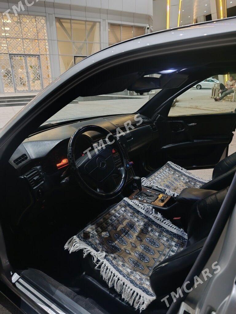 Mercedes-Benz E320 1997 - 80 000 TMT - Balkanabat - img 5