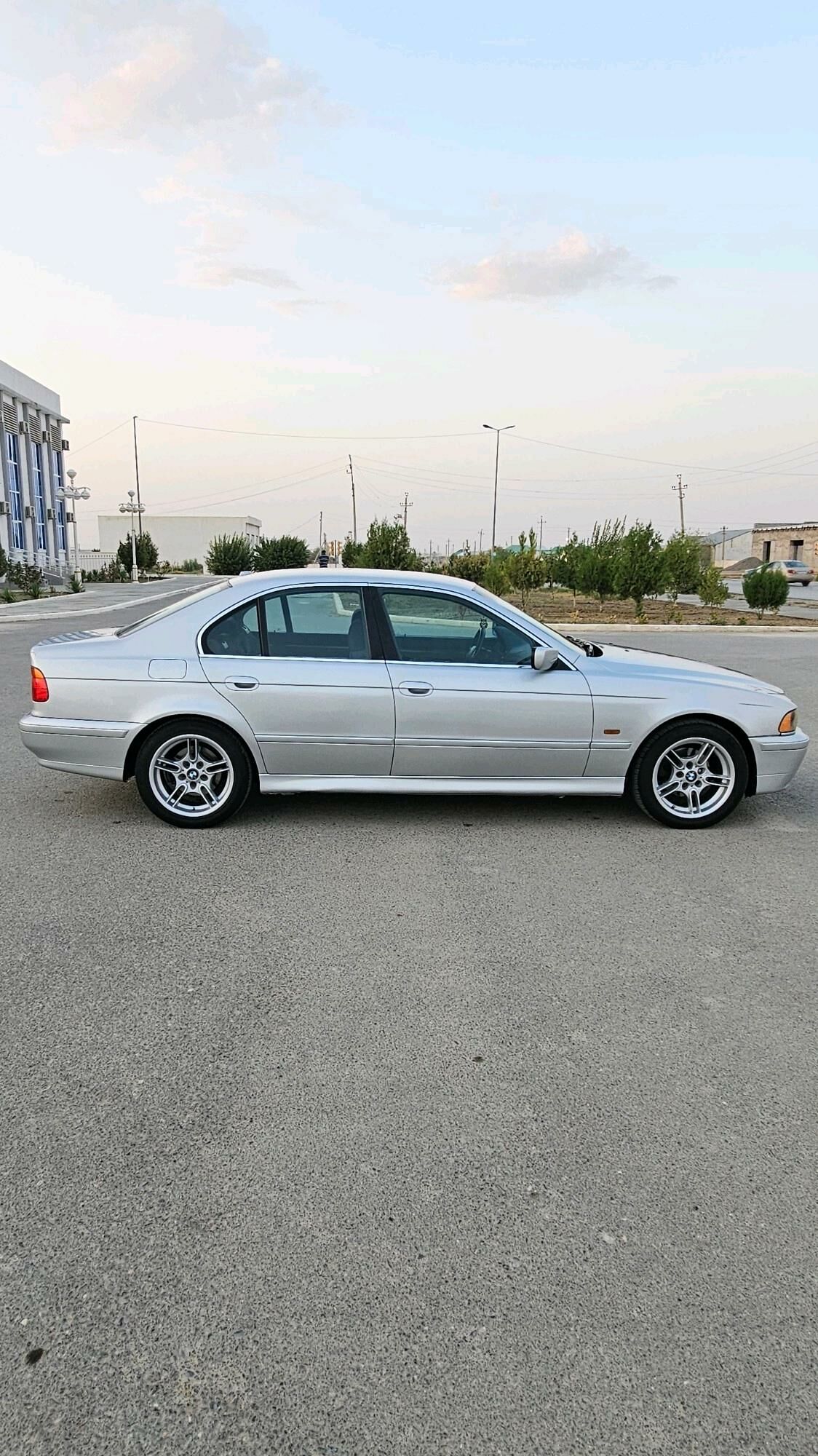 BMW 528 2001 - 135 000 TMT - Бахарден - img 3