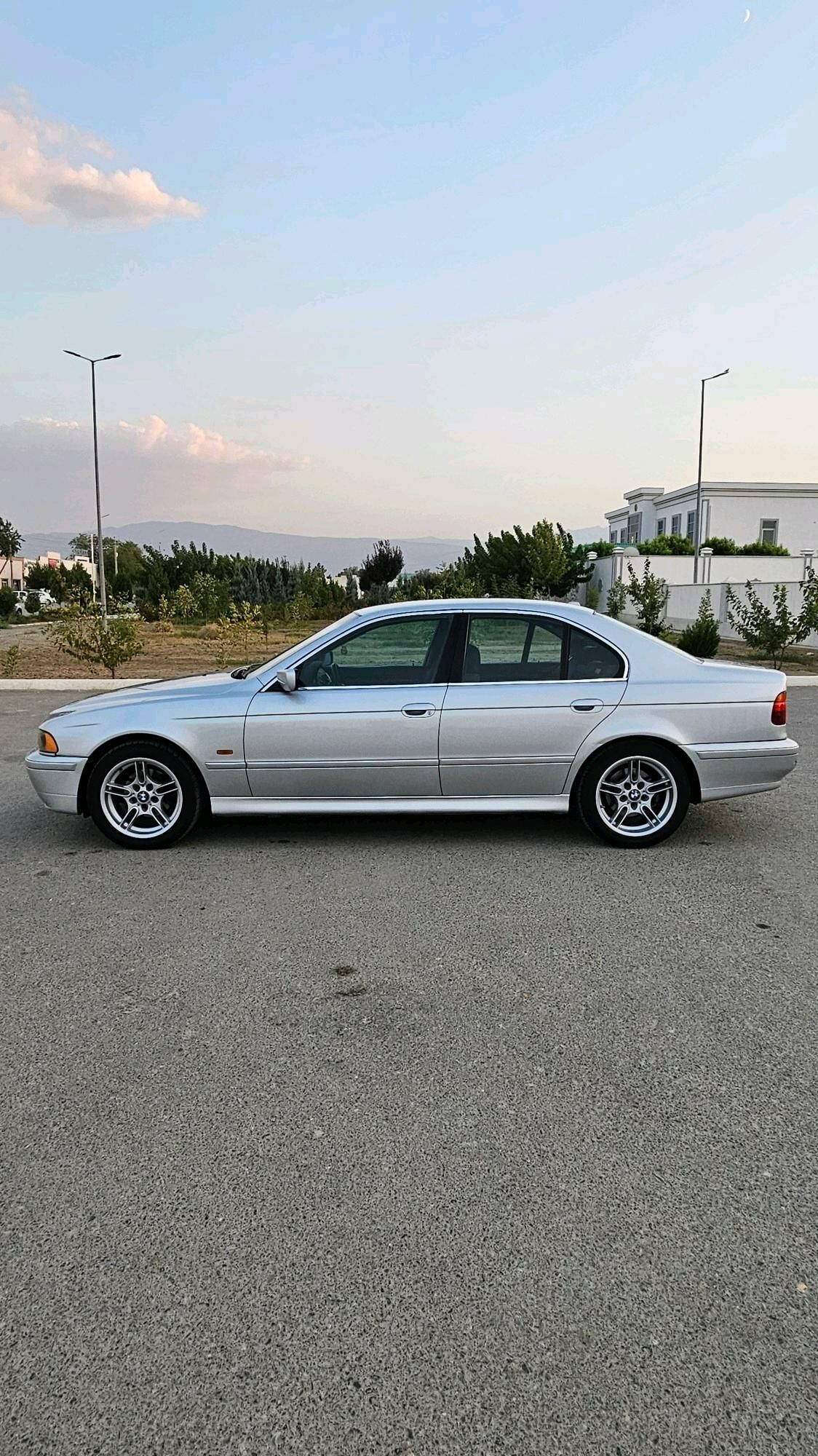 BMW 528 2001 - 135 000 TMT - Бахарден - img 5