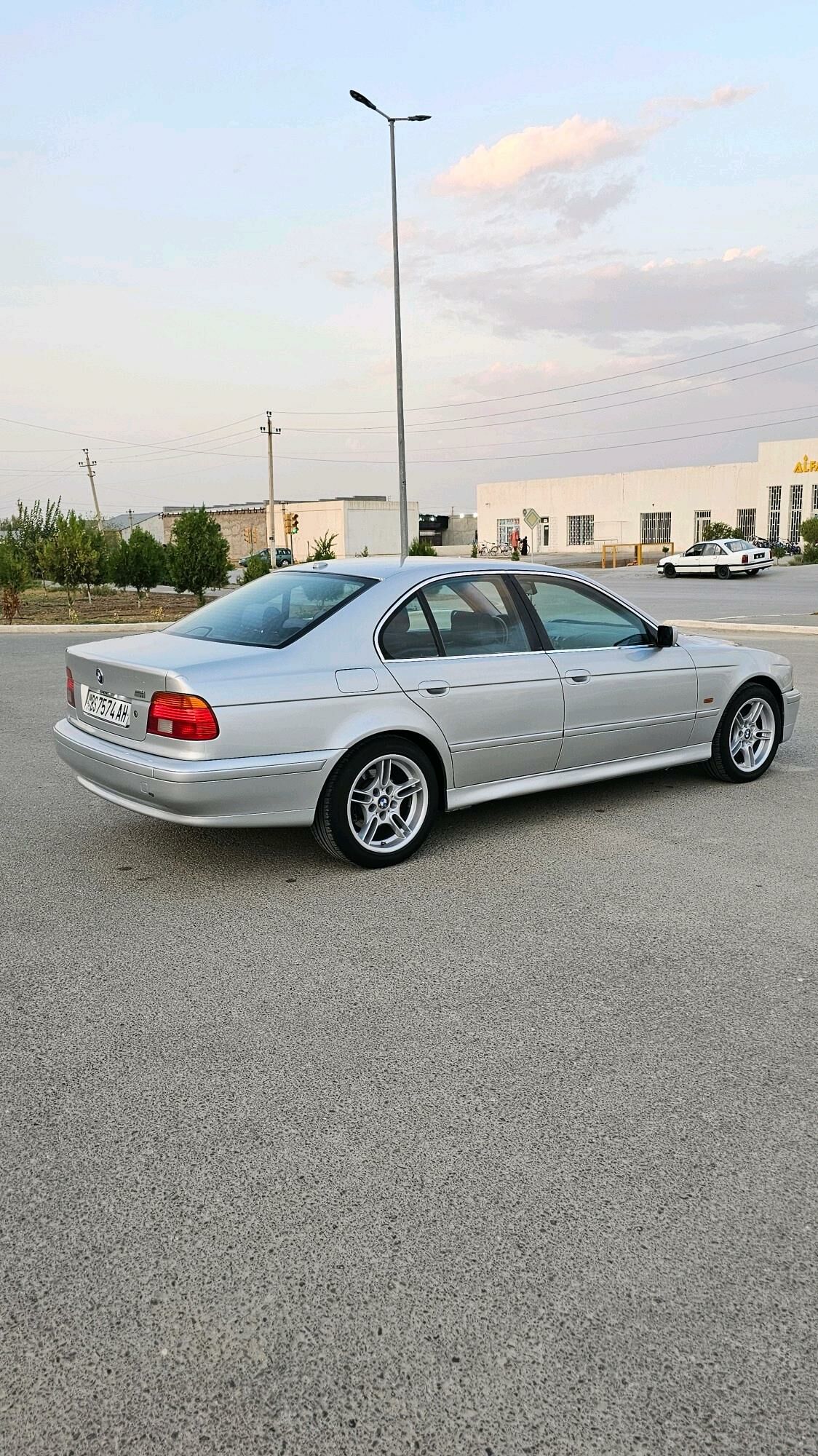 BMW 528 2001 - 135 000 TMT - Бахарден - img 4